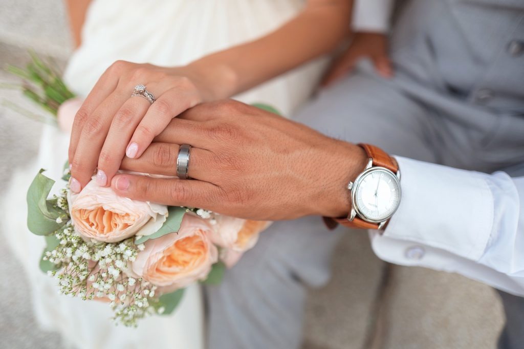 結婚することを第三者から聞いたから