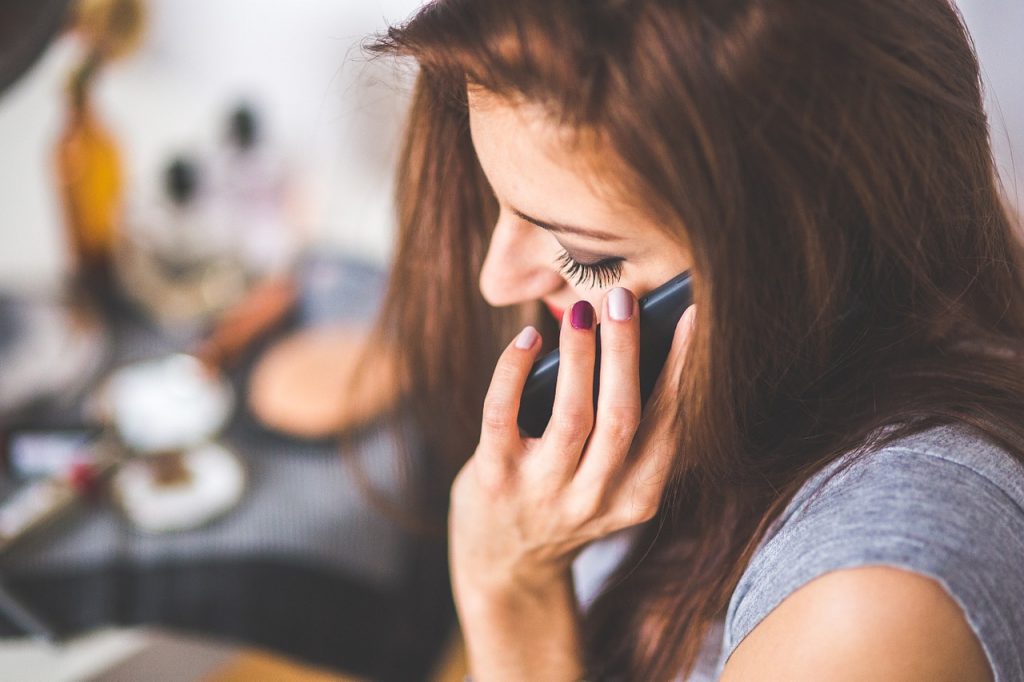 彼女持ちの彼に連絡するのはNG